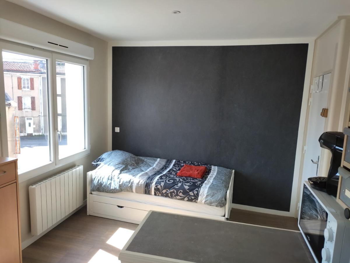 Ferienwohnung Studio 9 Proche De La Gare Sncf Angoulême Exterior foto